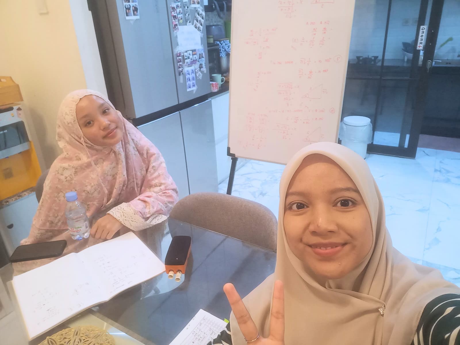 Kegiatan belajar Alyasha Eka Putri