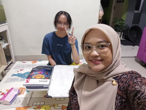 Kegiatan belajar Putri Rahayu