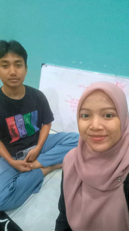 Kegiatan belajar Alyasha Eka Putri